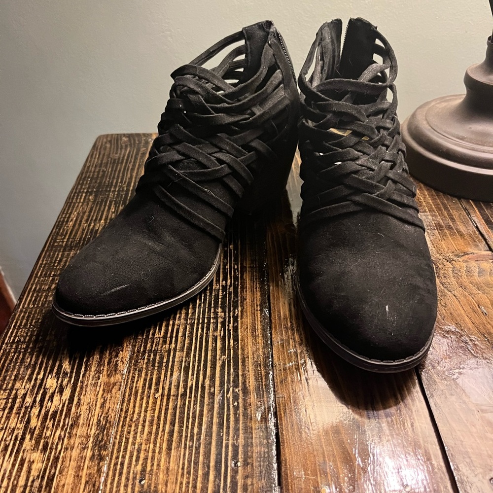 Fergie Barley Ankle Bootie. Size 8.